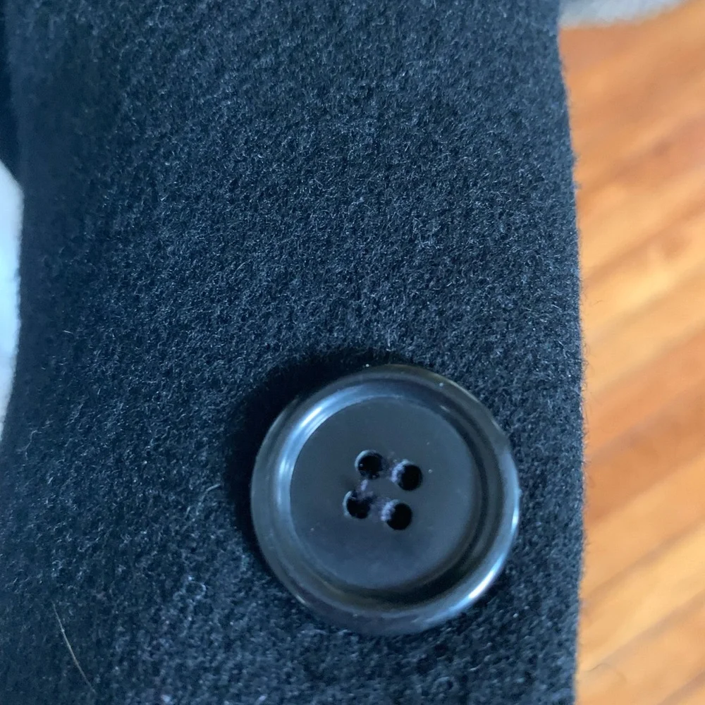 Woman’s Black WOOL. Overcoat - Picture 6 of 8